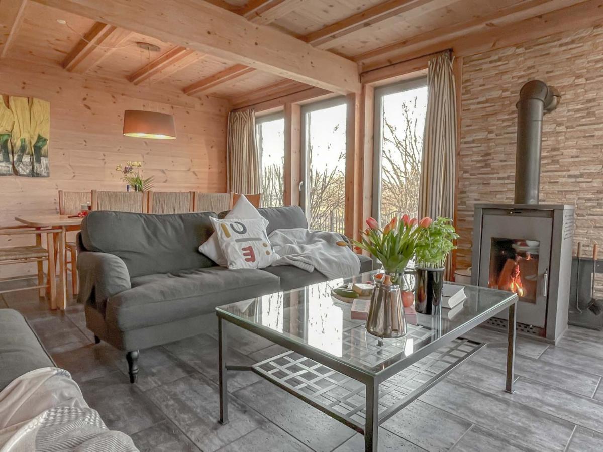 traumHaff Küstenchalets - einzigartige Chalets an der Ostsee. Ganz aus Lärchenholz mit Kamin und Sauna Vogelsang-Warsin Exterior foto